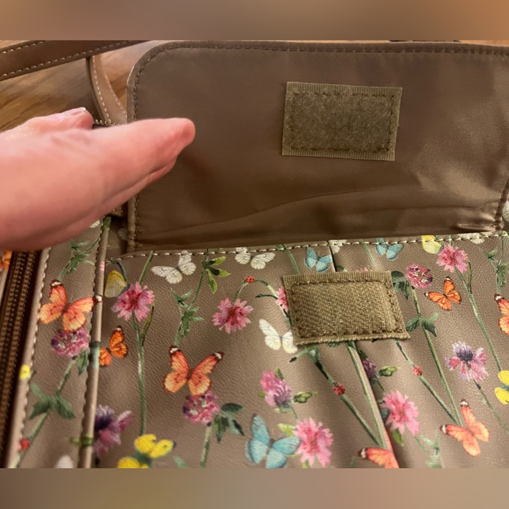 MultiSac  Tan Butterflies/flowers Triple Compartment Crossbody bag NWOT. - Picture 2 of 9